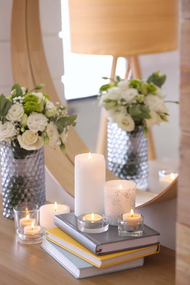 Dining table mirror decoration