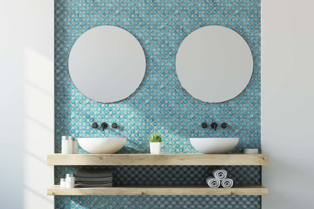 pastel colours in bathroom