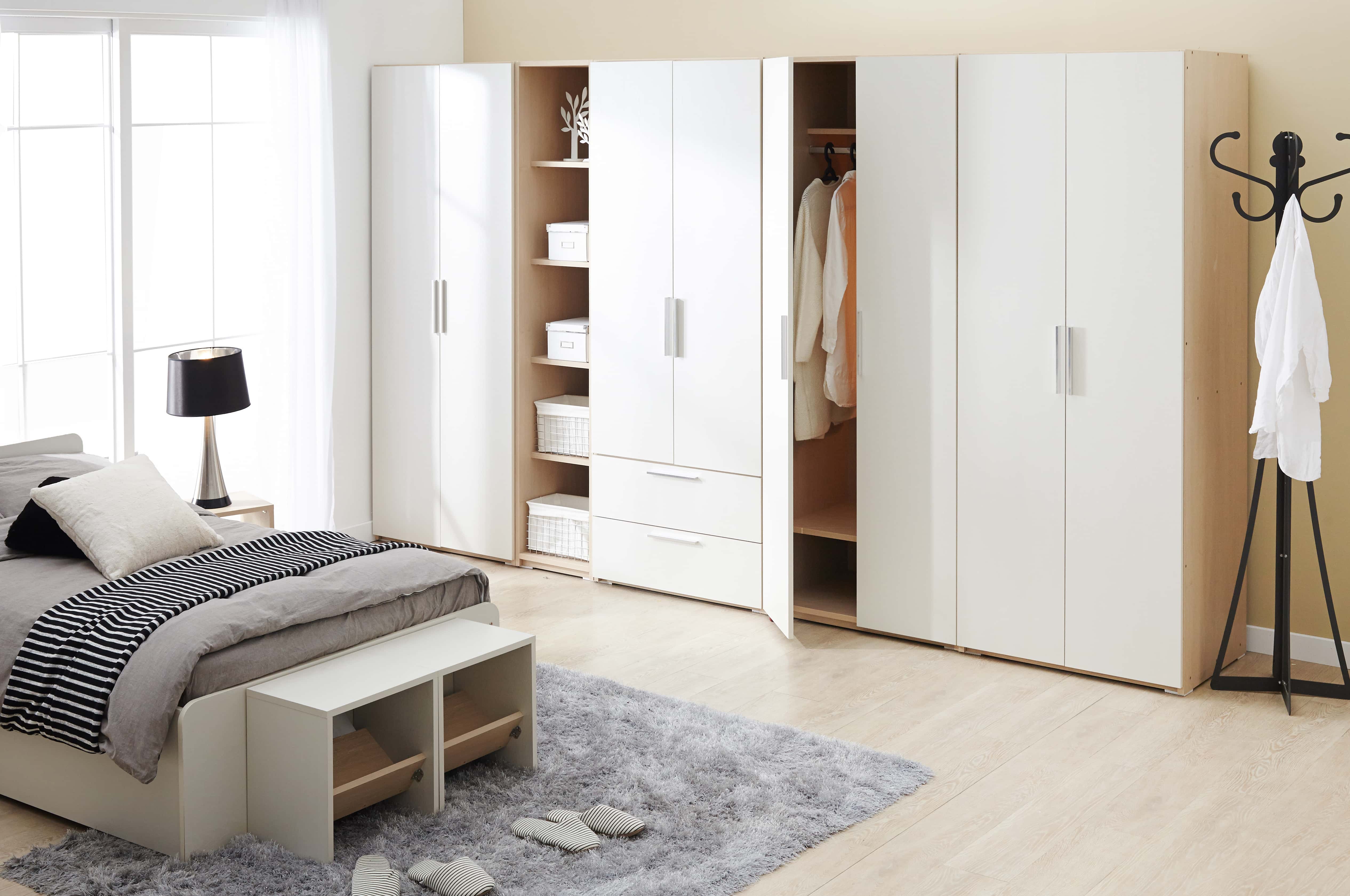 Hinged door wardrobe