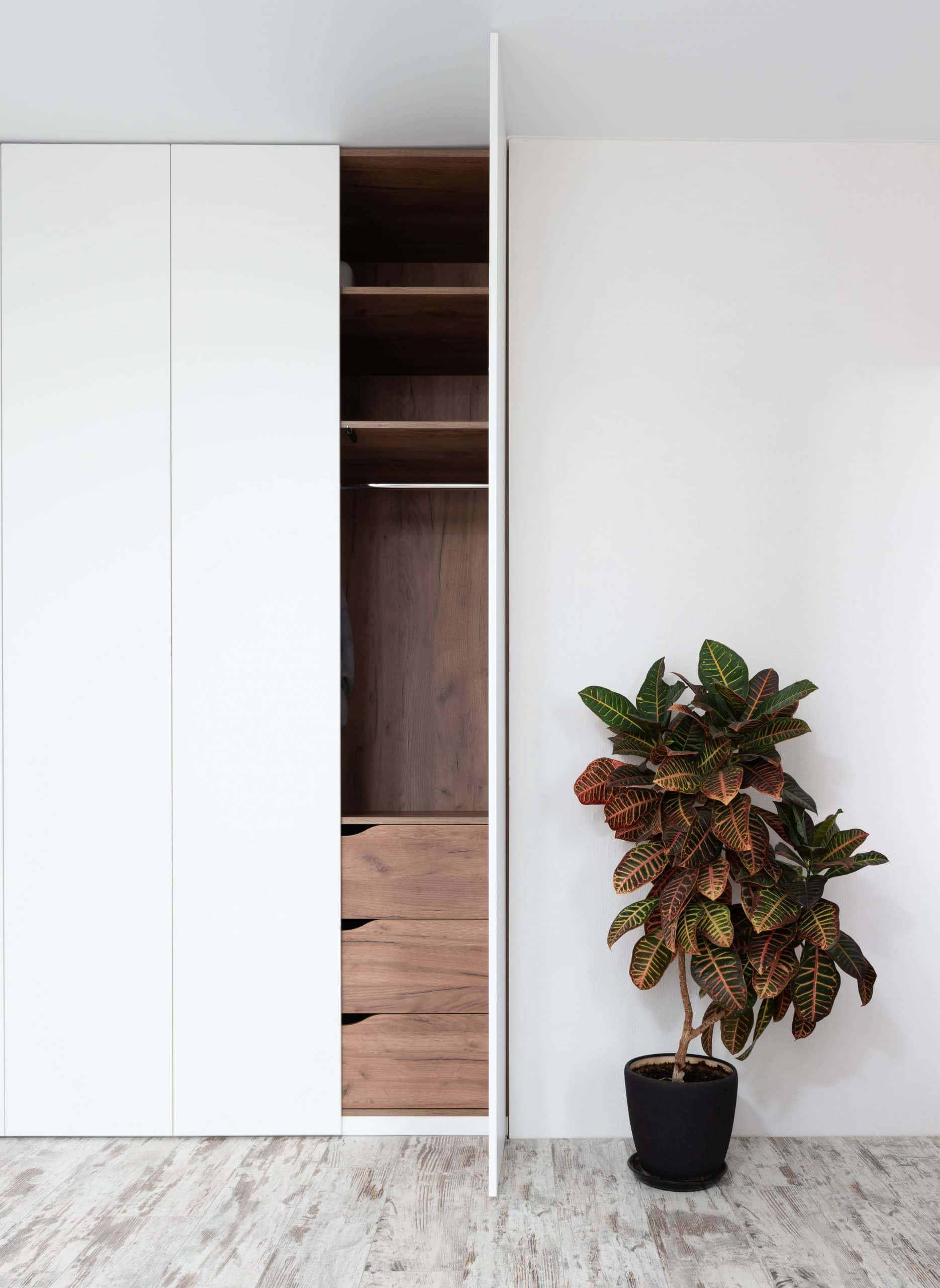 fitted wardrobe