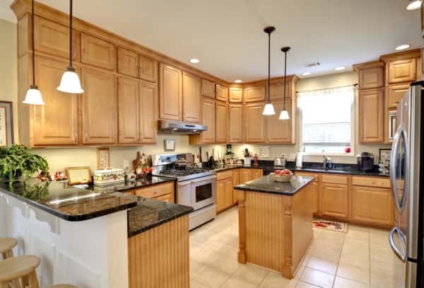 advantages of carpenter made kitchen
