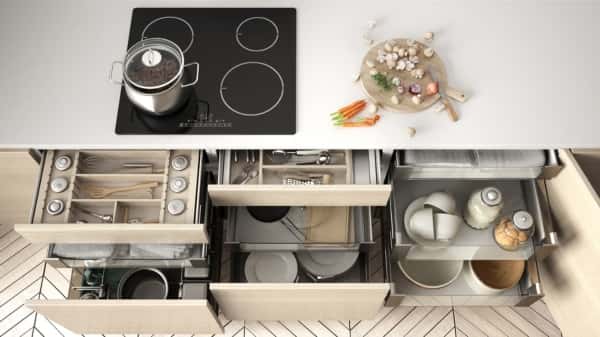 organised kitchen drawers
