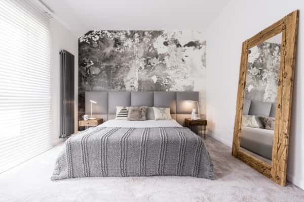 clutter free small bedroom