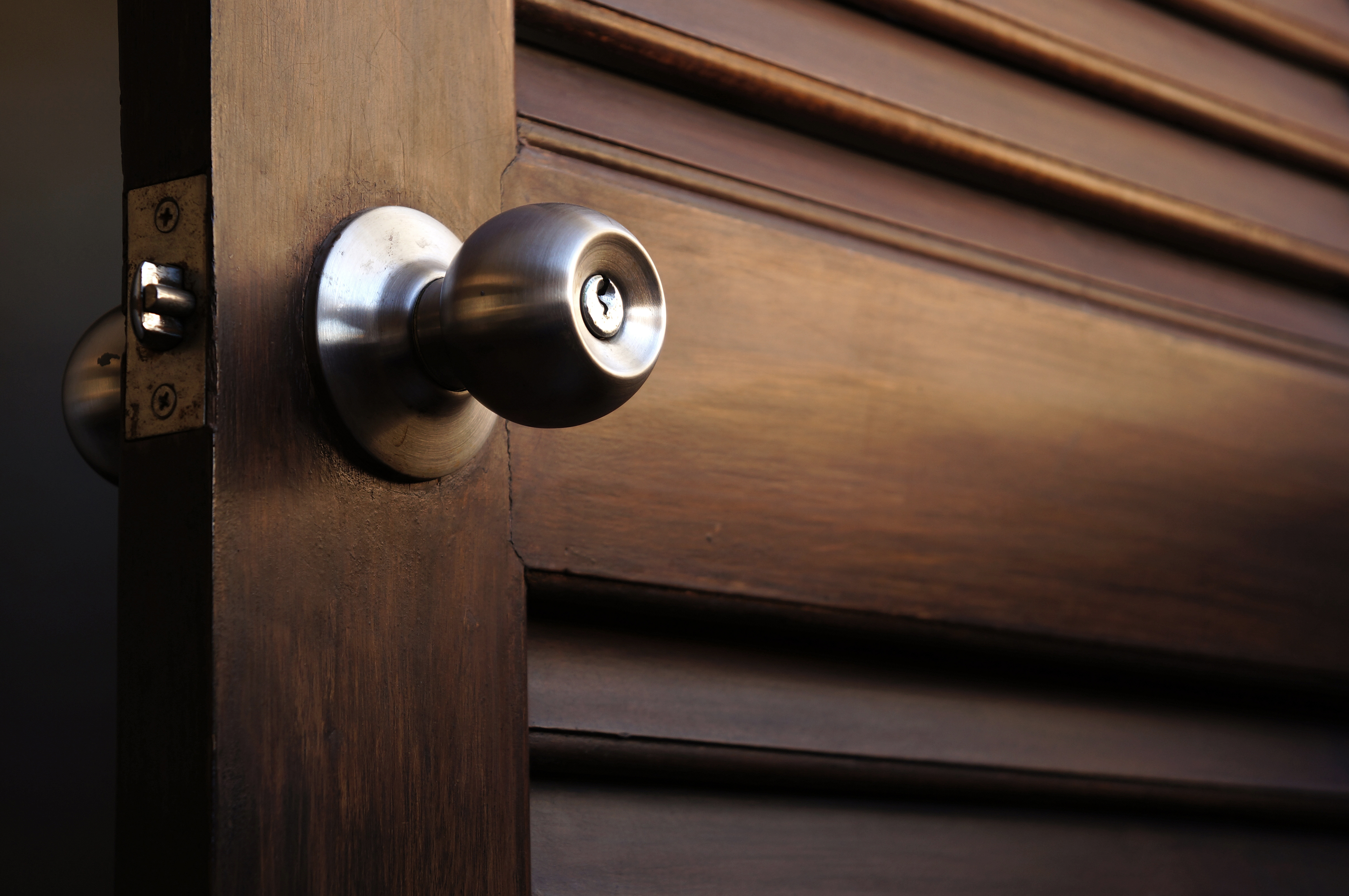 Door and window cleaning tips for holi