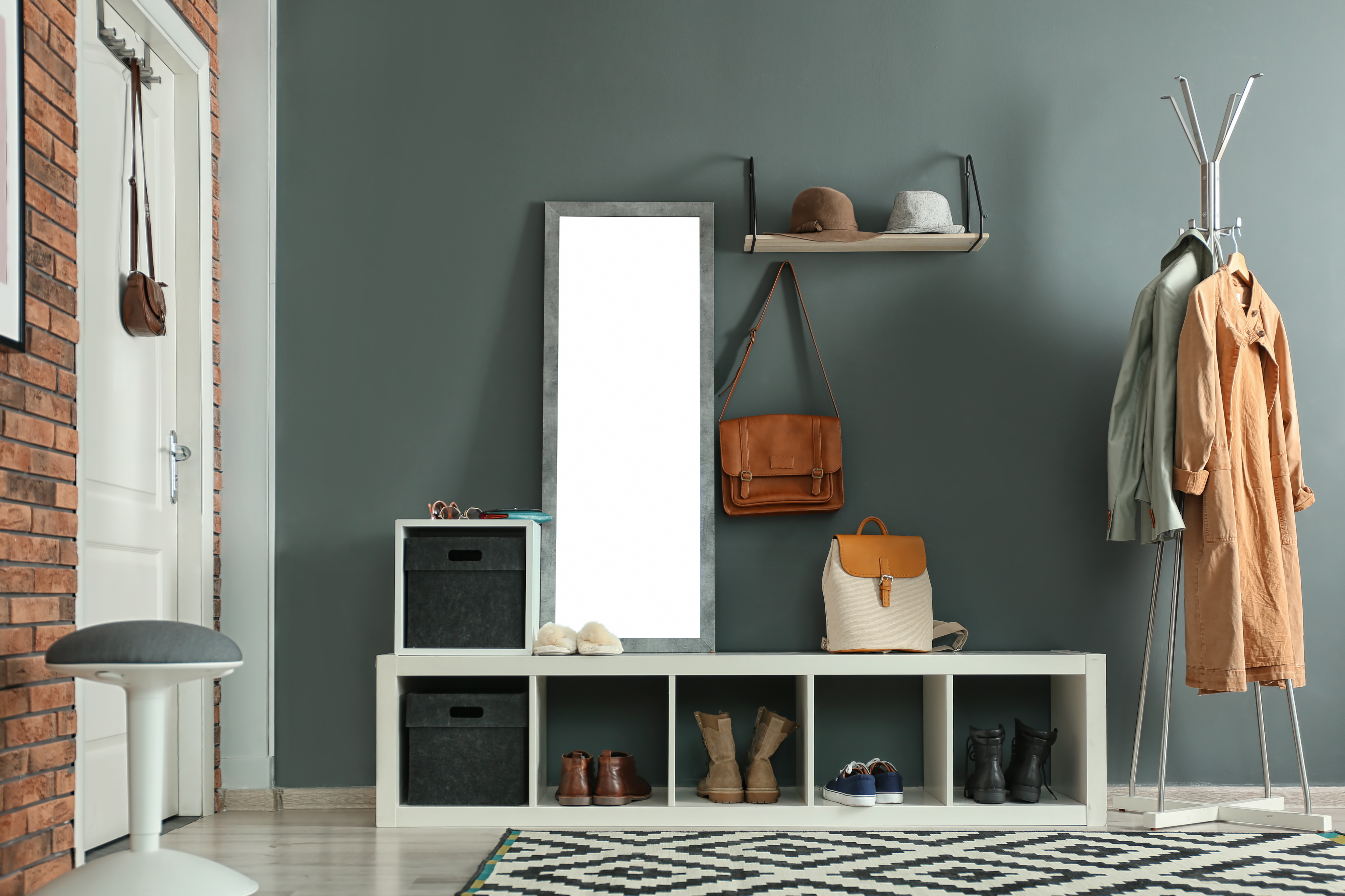 Minimalist Foyer design