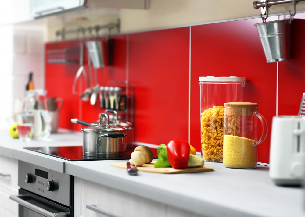 red kitchen backsplash