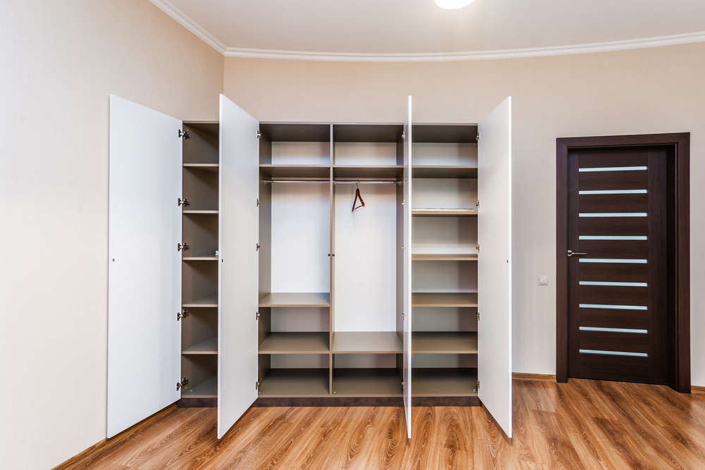 Hinged door wardrobe 