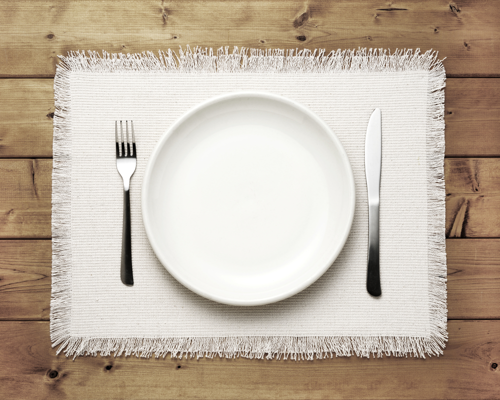 Fringed table mats for dining table