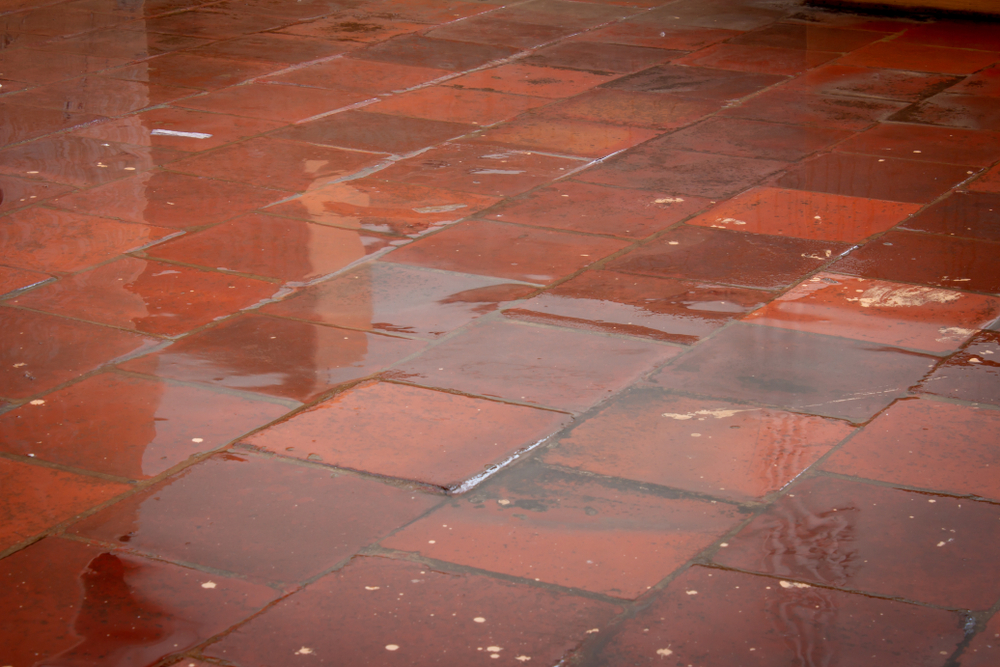 integrate red oxide flooring in your home decor
