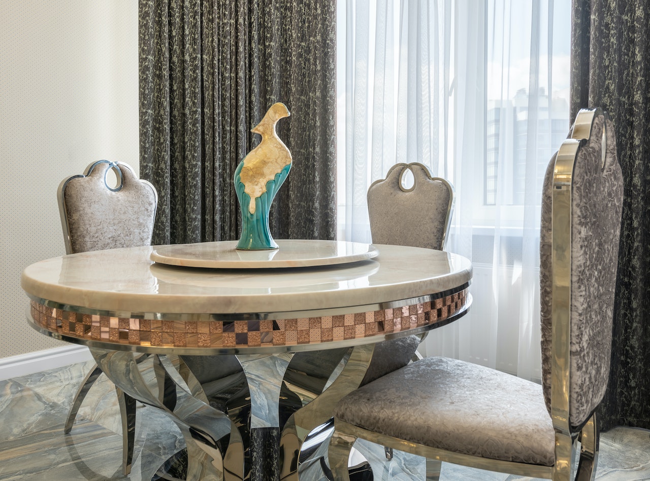 luxurious modern dining table