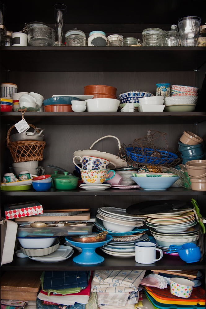 do not place damp utensils