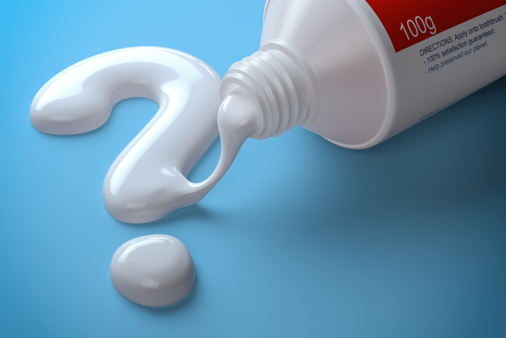 toothpaste to remove turmeric stain