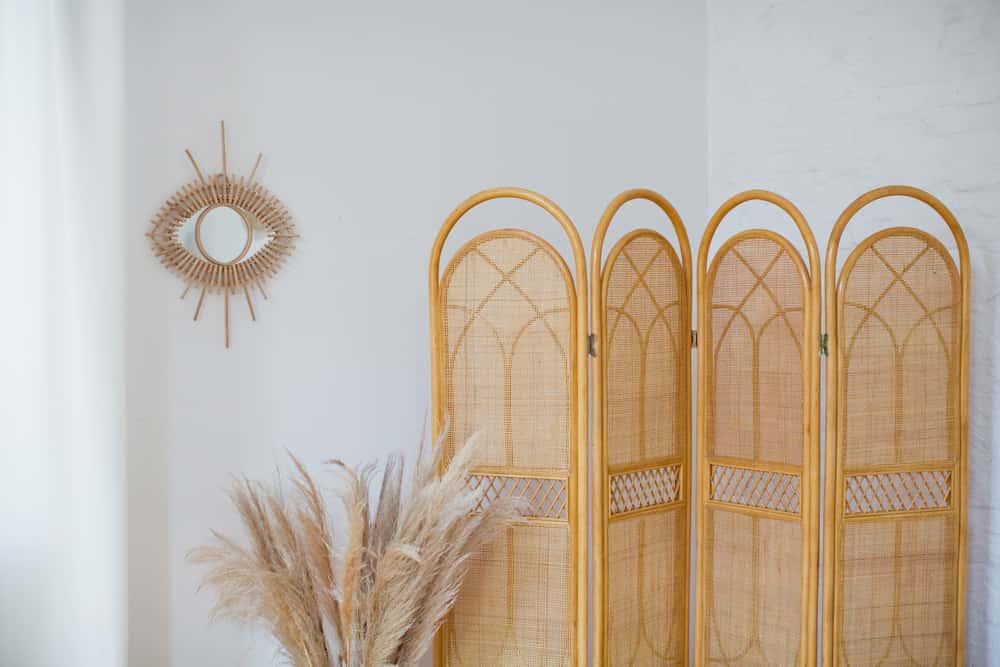 rattan partition 