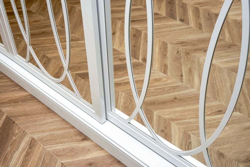 sliding door wardrobe cleaning tips