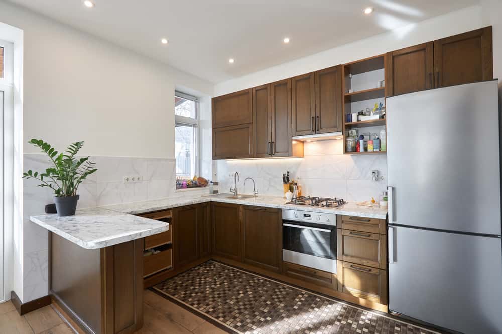 minimal for decor for u-shaped kitchen