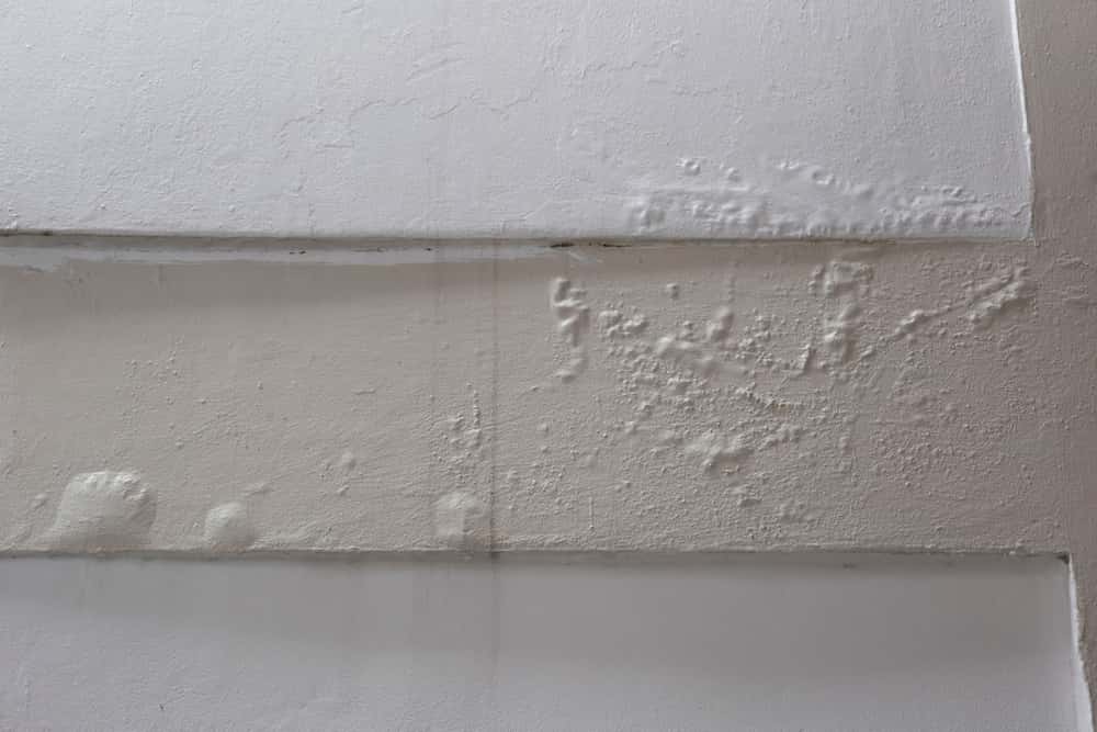 wall bubbling