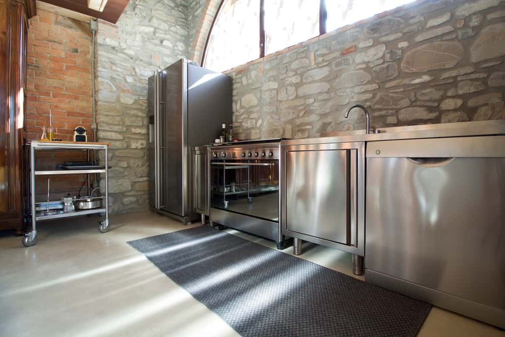 modular kitchen vs normal kitchen