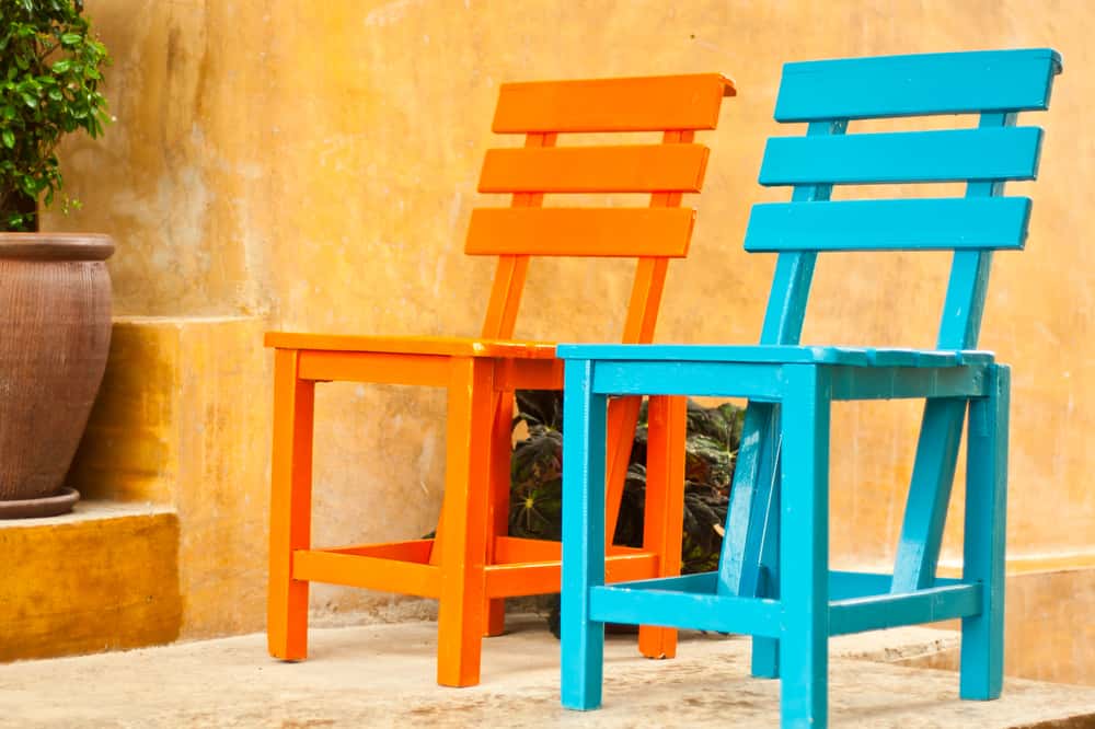 dark or light colour furniture