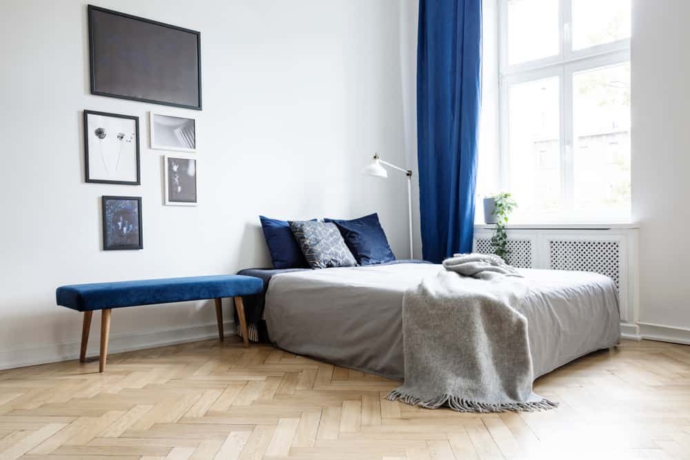 bedroom bench