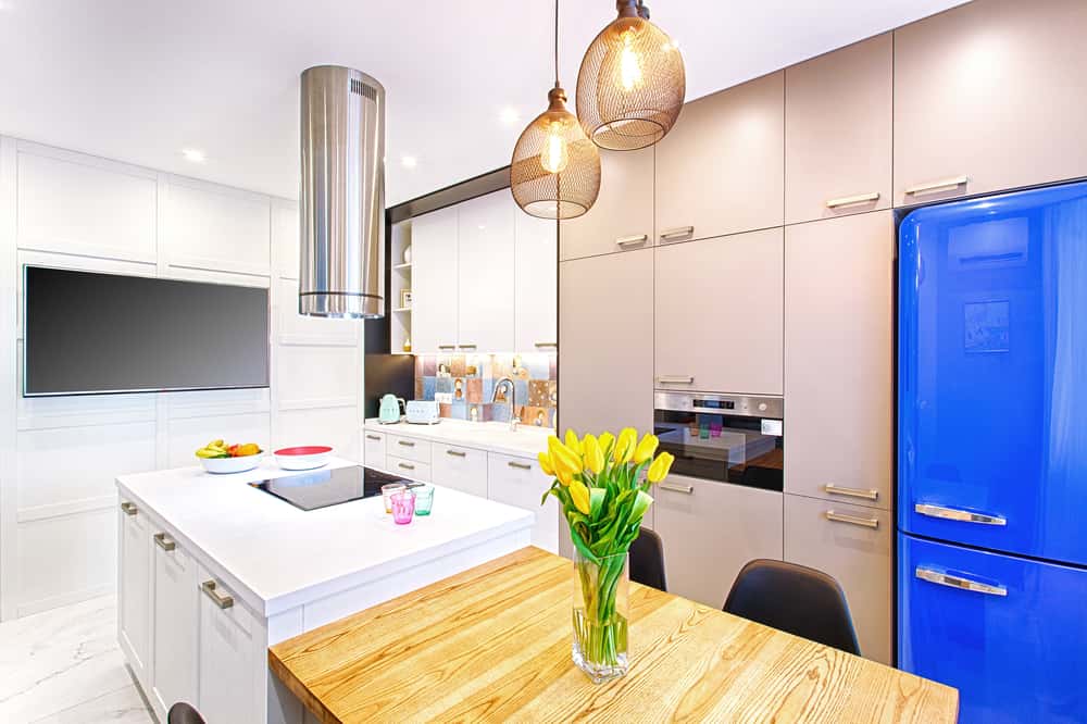 bright pops of colour