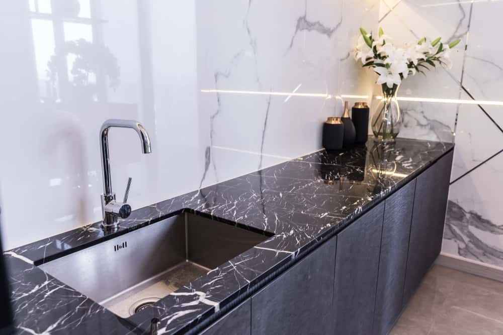 advantages and disadavantages of black granite