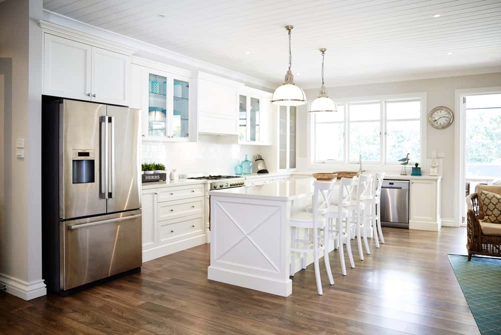breakfast counter as living room partition 