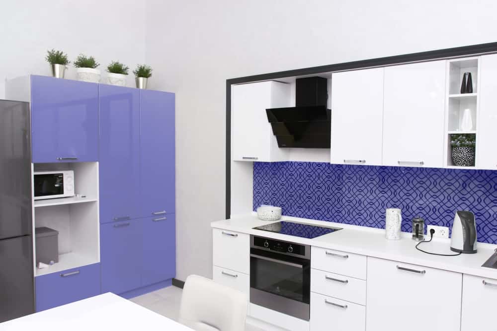gleaming cabinets in very peri