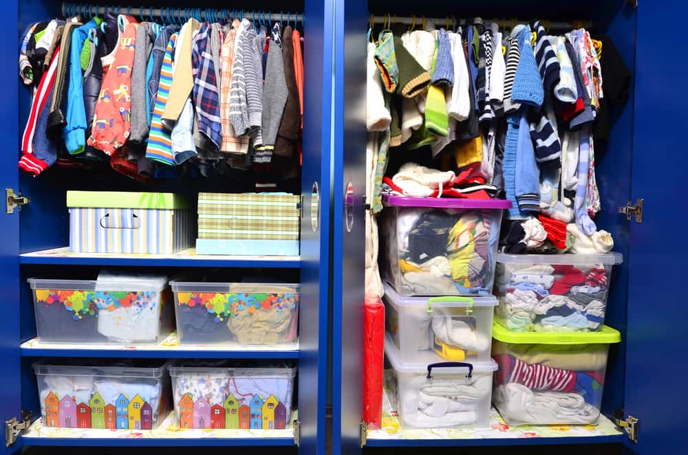 Storage Baskets for Sundries in the Wardrobe