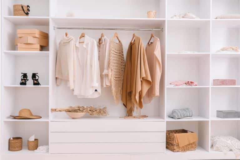Compact Standard wardrobe dimensions with open drawer system