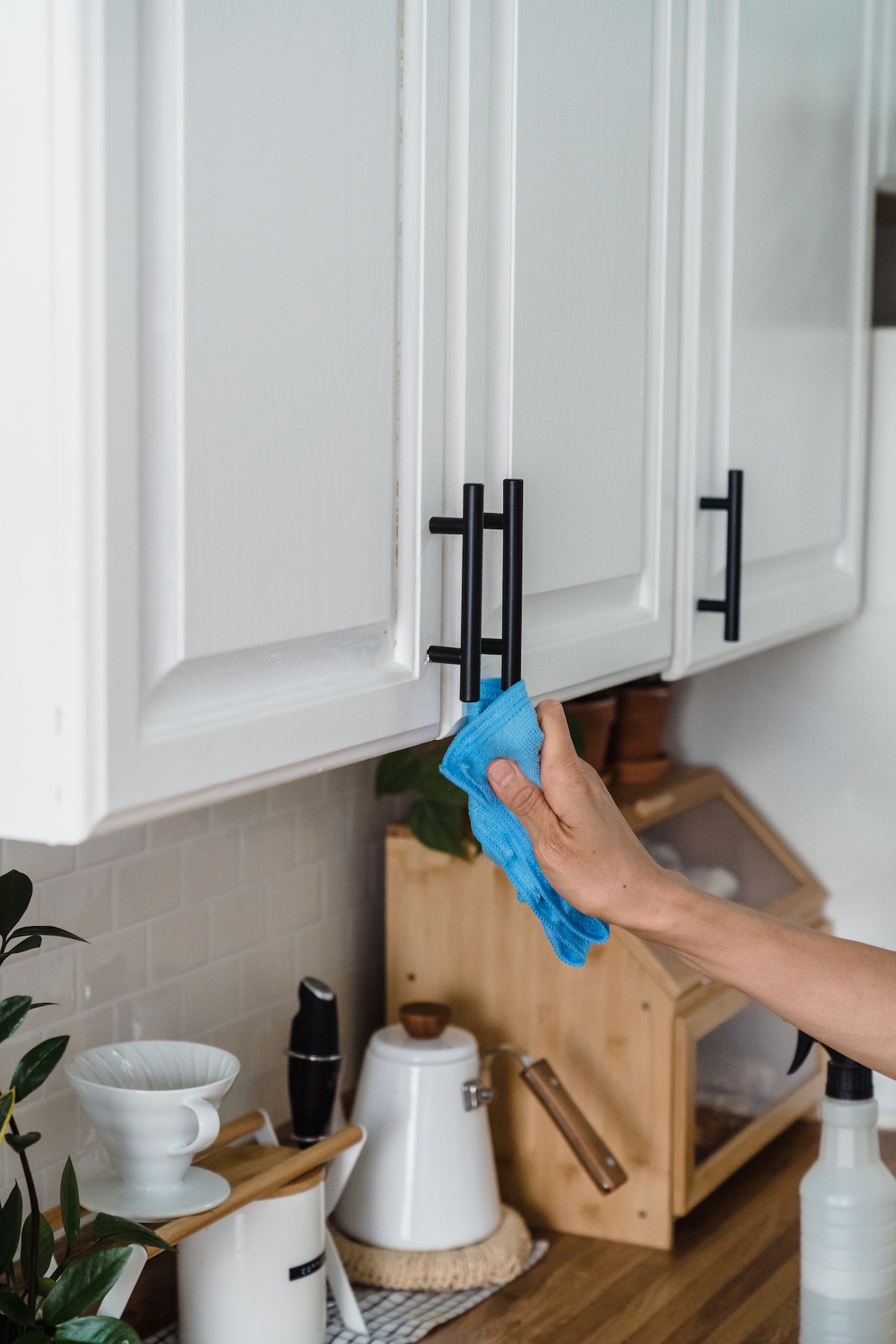 cleaning stains and grease on kitchen laminate
