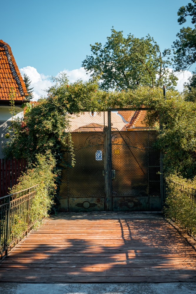 green gateway front gate