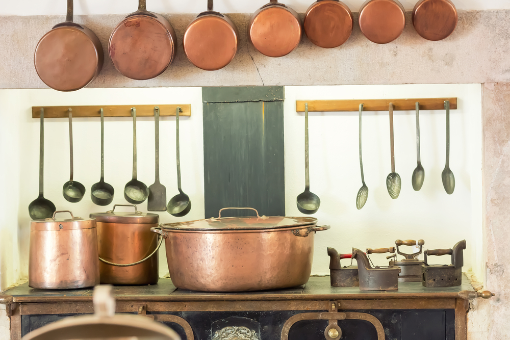 Glam up kitchen with warm metallic tones