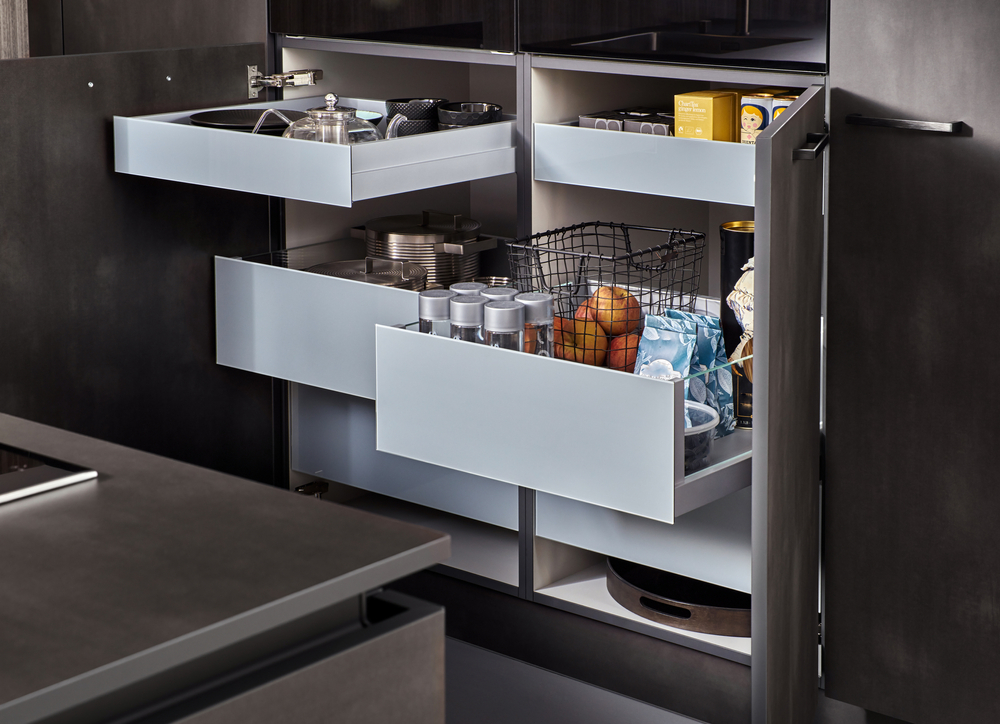 No fancy pull out drawers