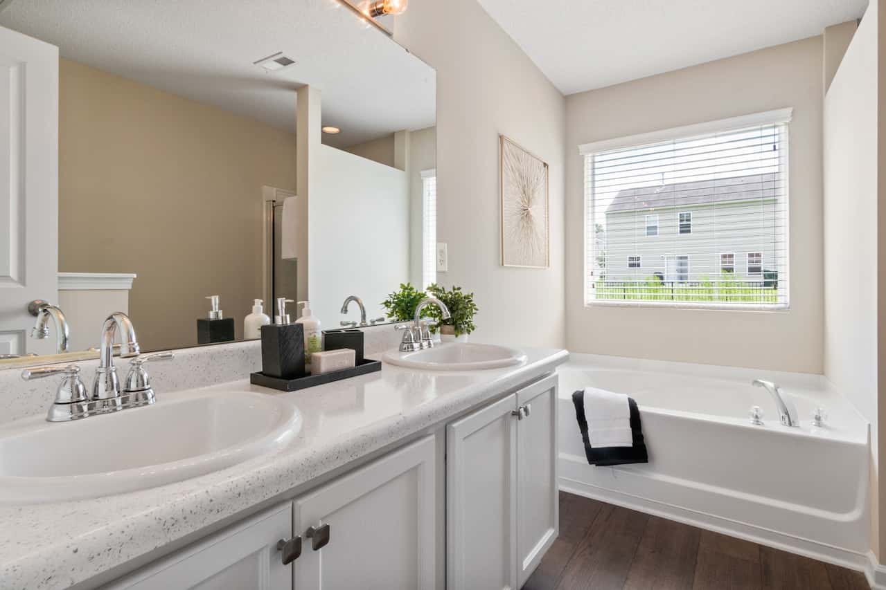 alcove bathtub