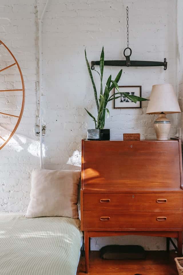 Bedroom Retro Cabinet Decor