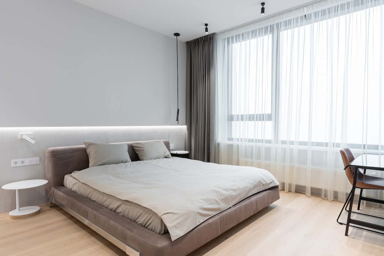 compact low bed design