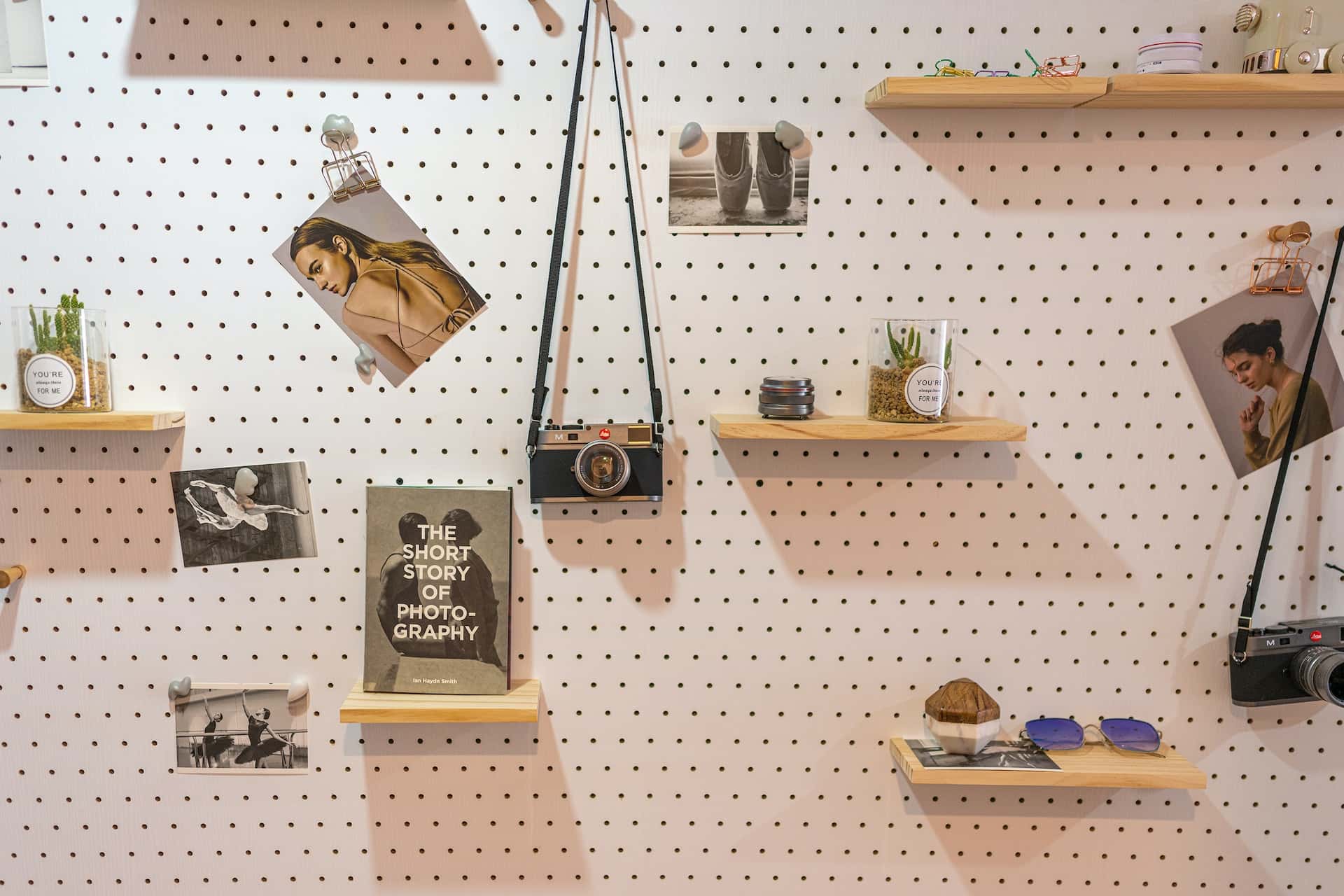 Customisable Wall Shelf Design