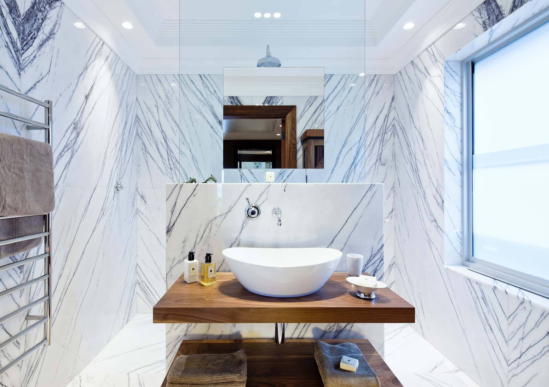 Floating Dining Room Wash Basin 