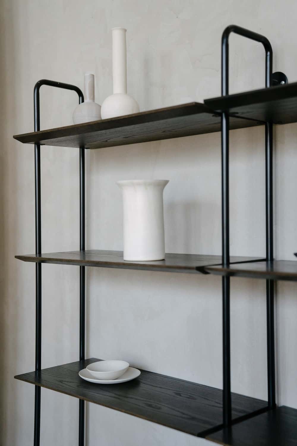 Metallic No-Fuss Wall Rack Design