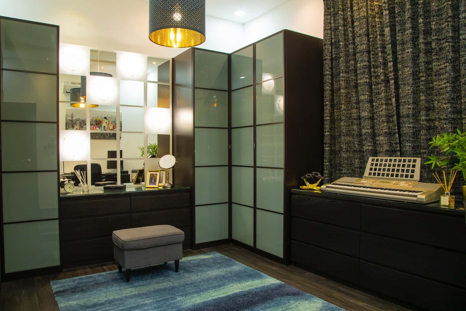 solid coloured laminates
