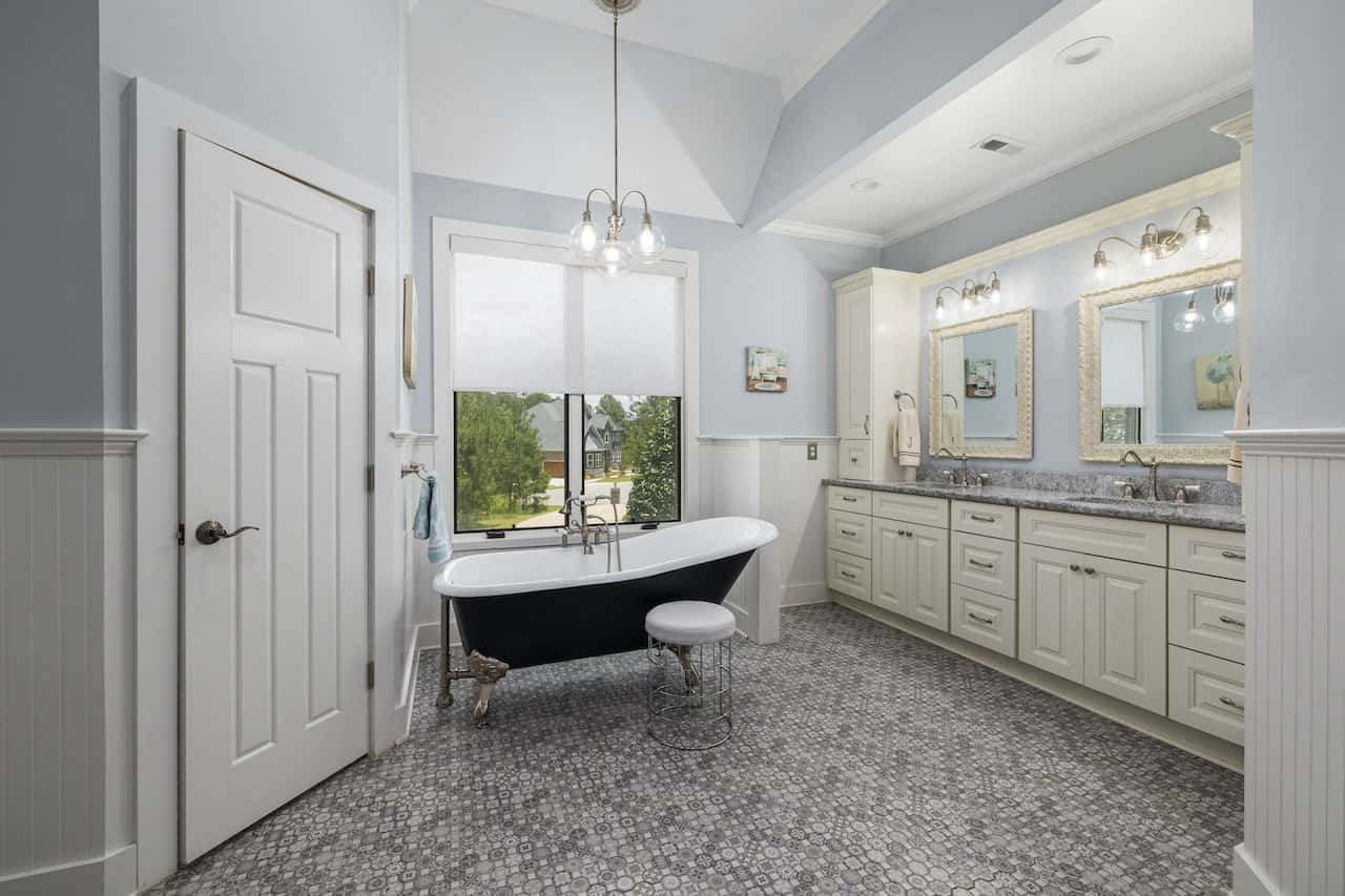 sophisticated clawfoot bathtub