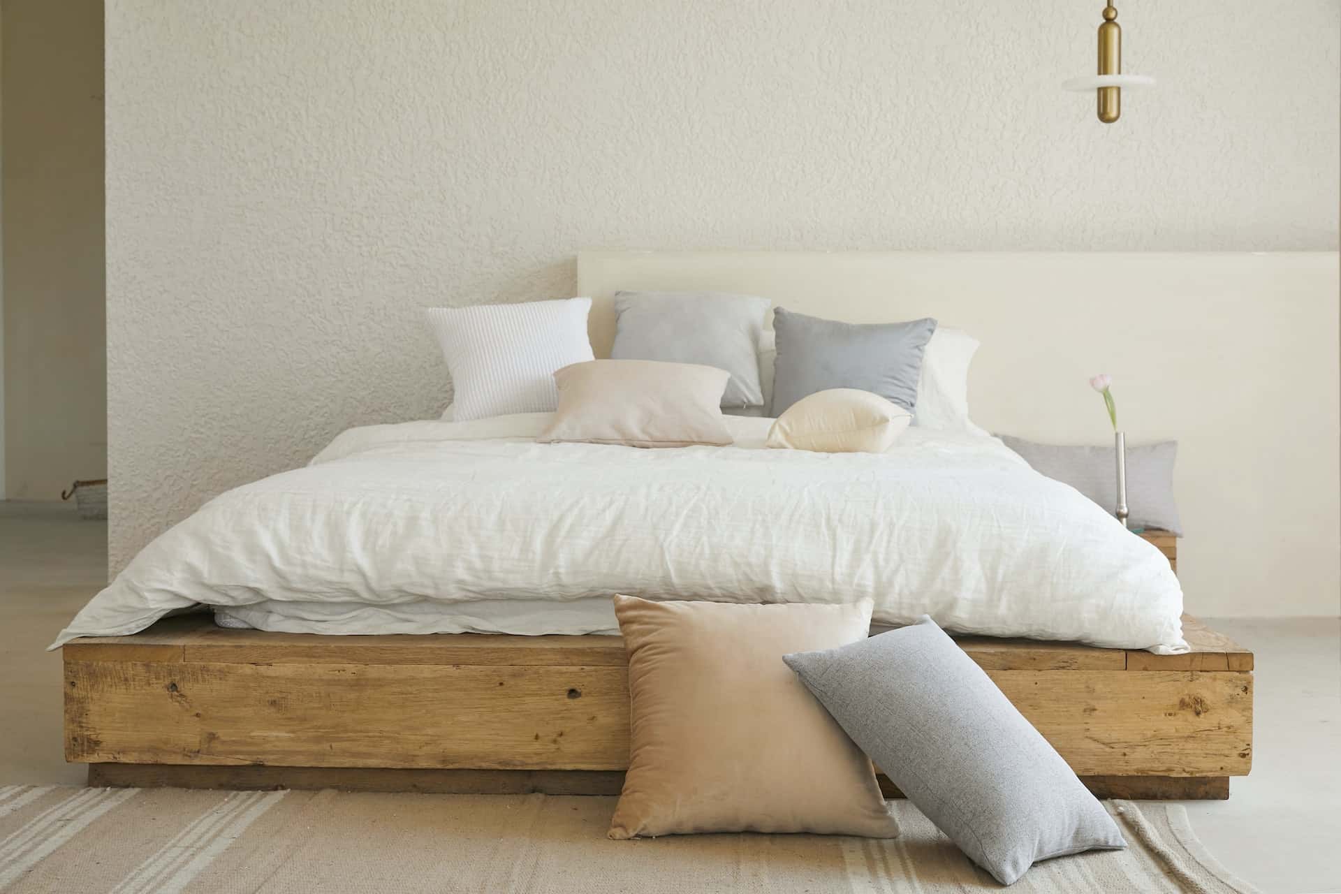 sturdy platform bed