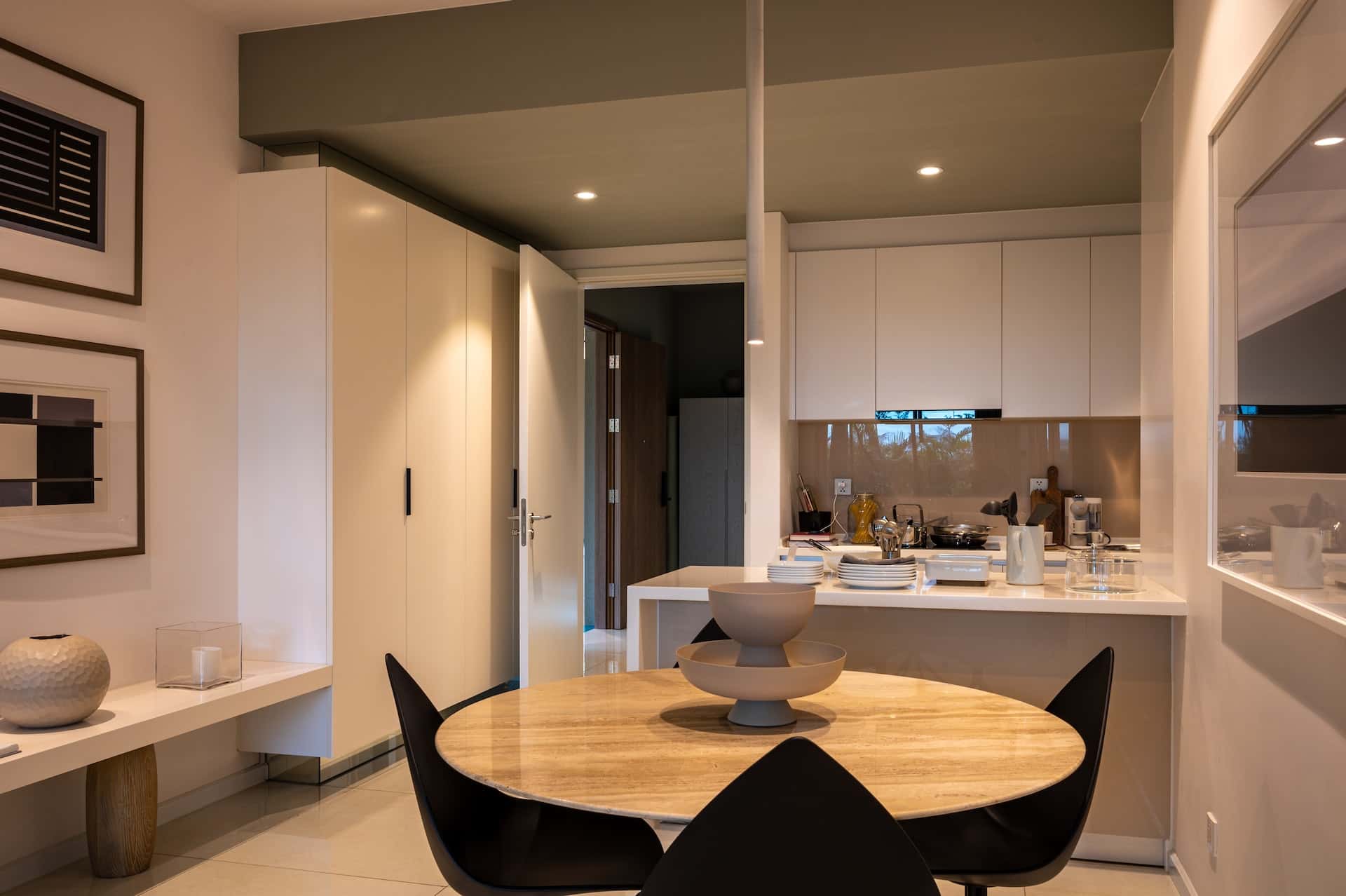 Contemporary kitchen cupboard door designs in beige with seamless finishes