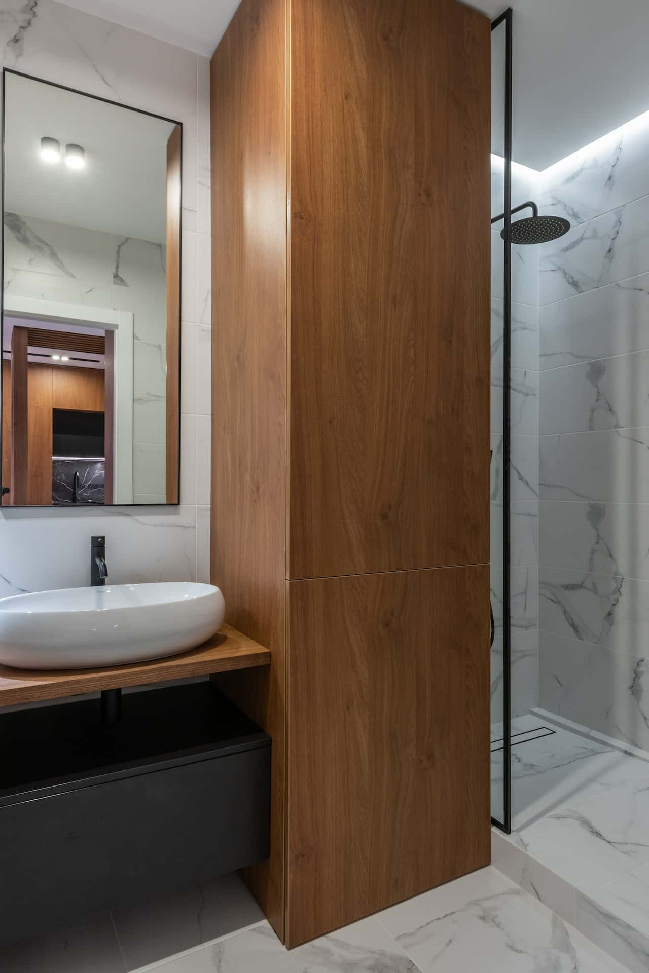 bathroom mirror with light