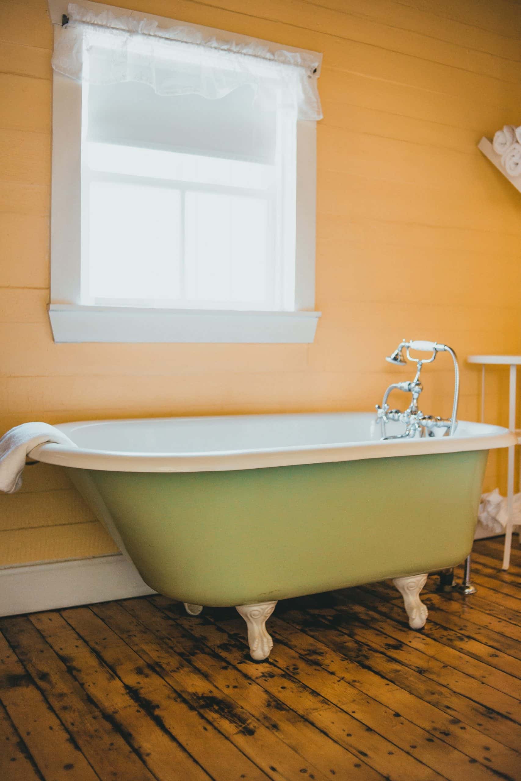 bathroom wall eggshell paint