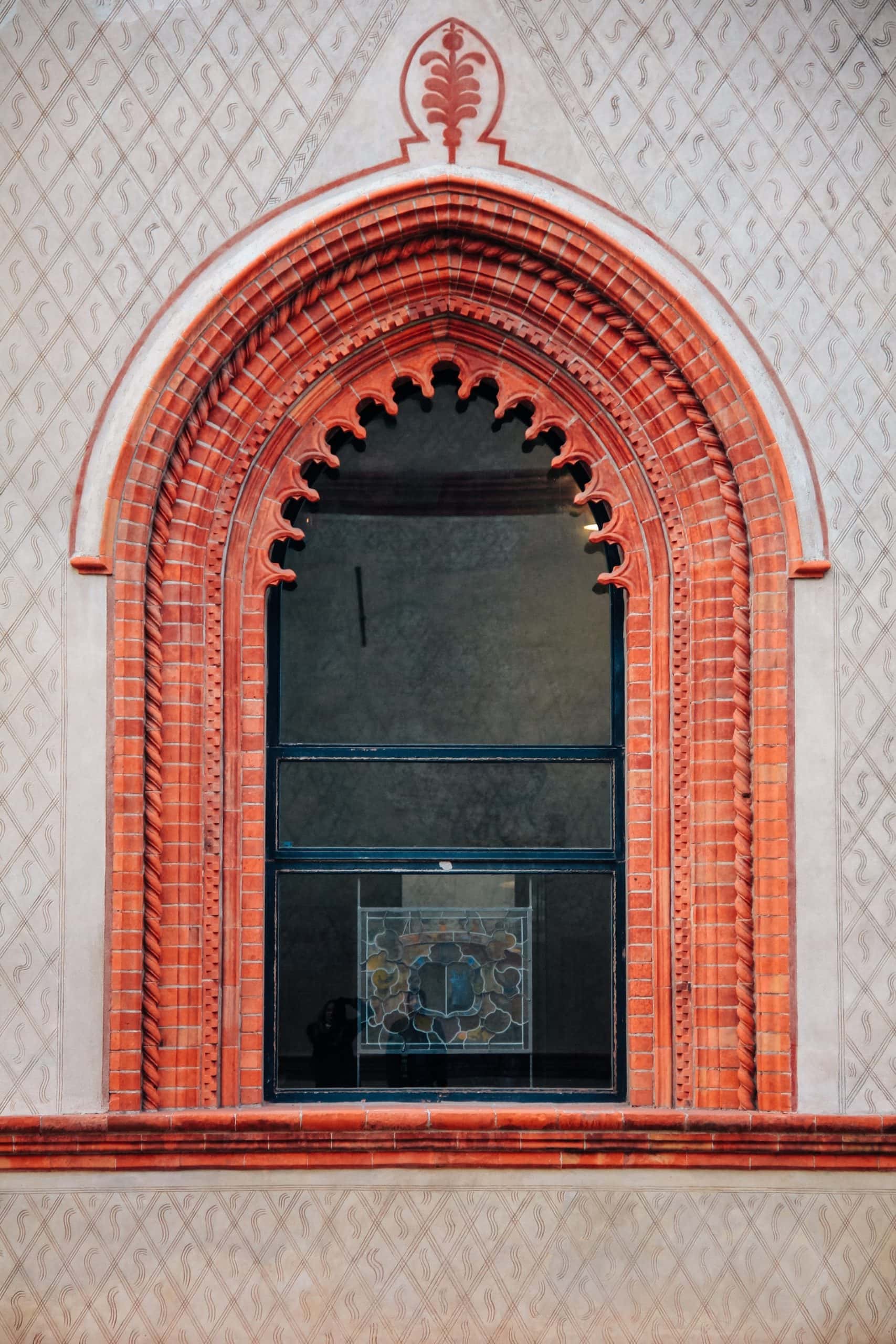 brick pointed arch windows
