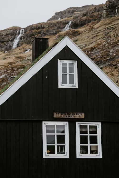 double-window house