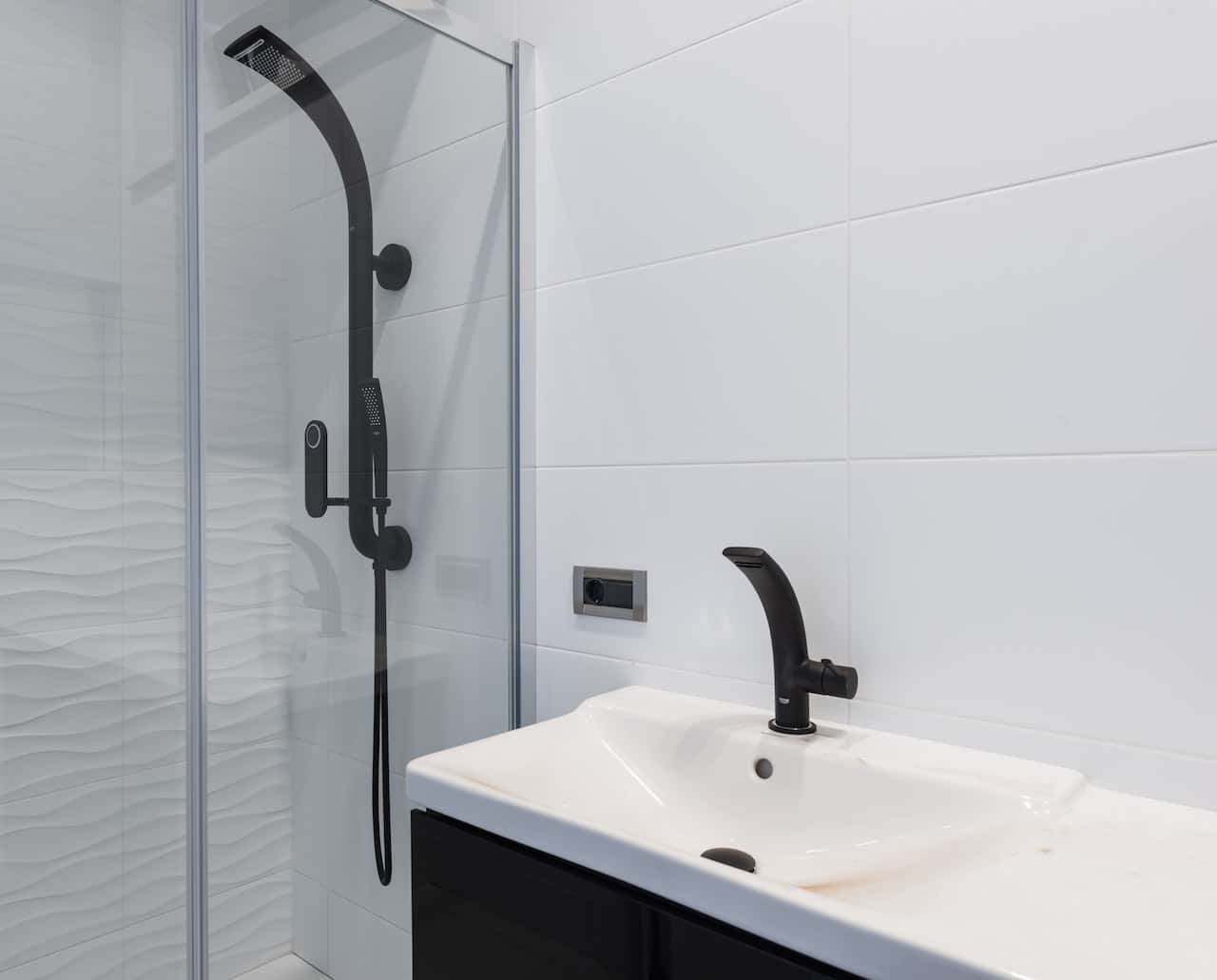 flat spout design wash basin tap