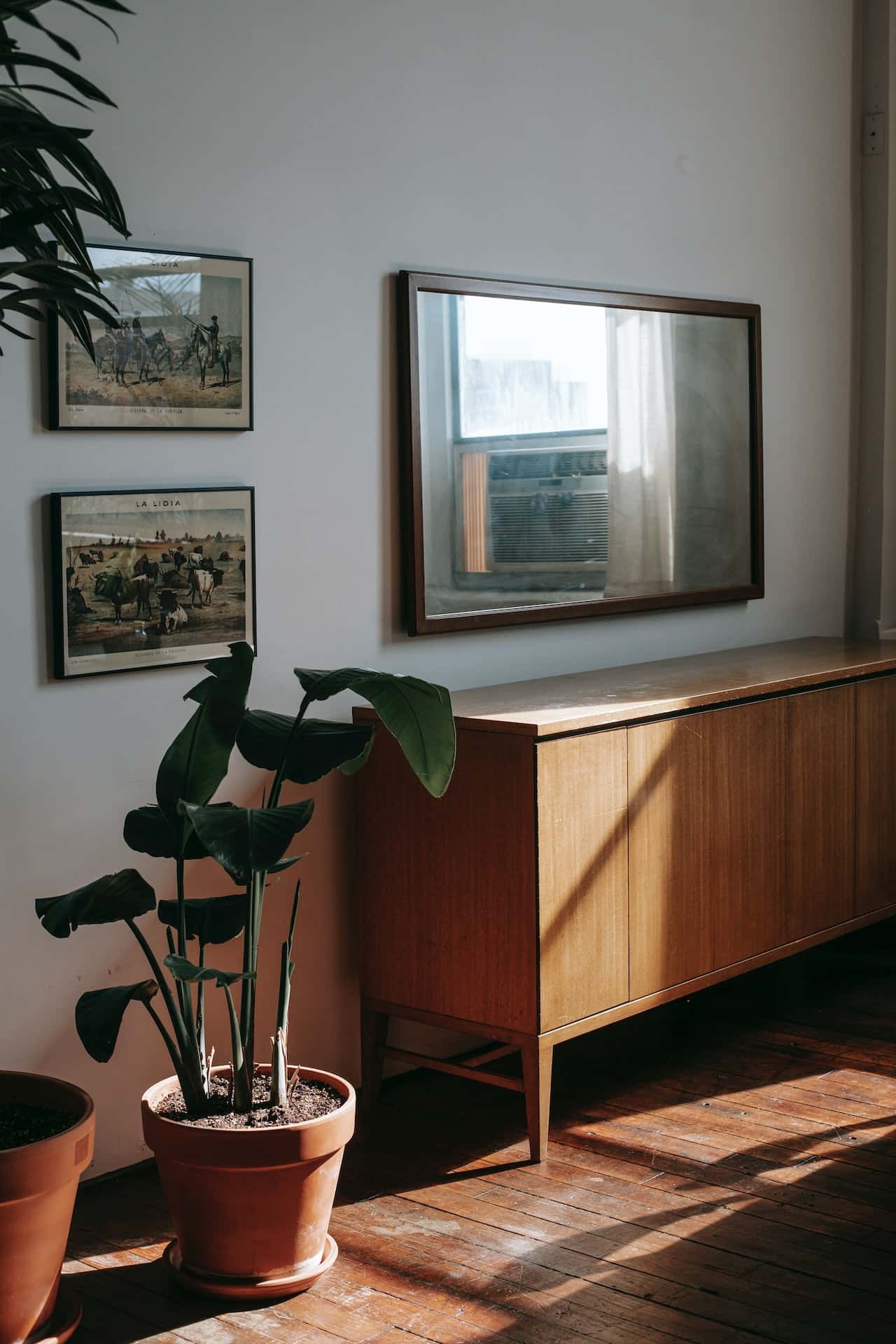 floor-standing cupboard