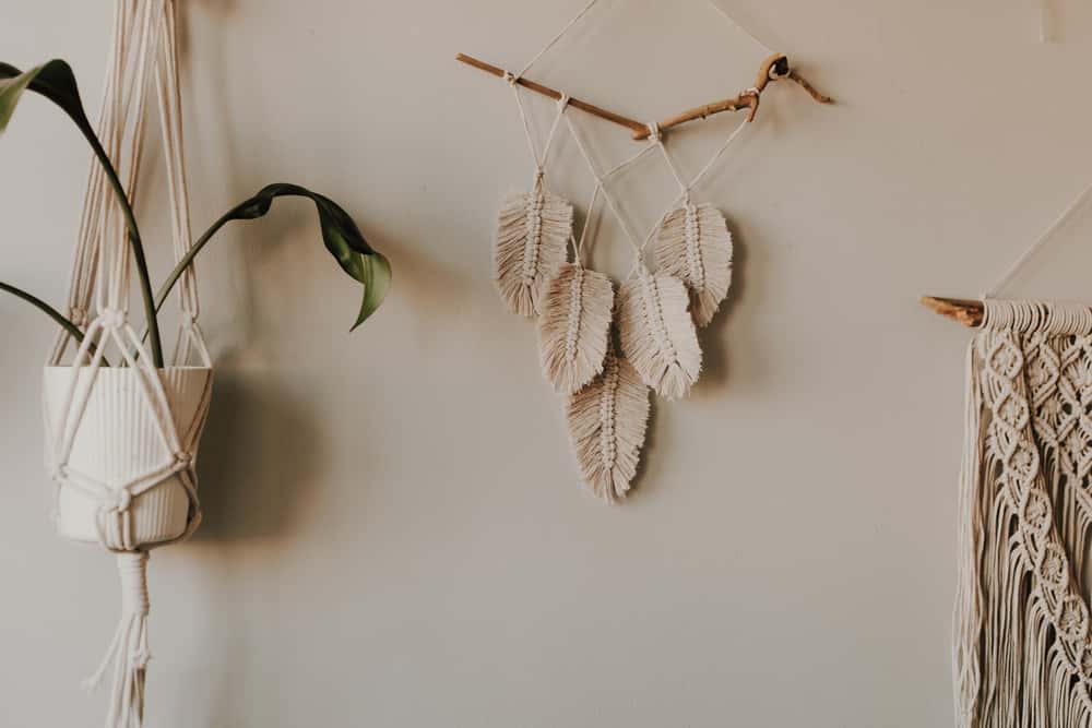 hanging leaves design